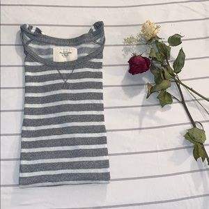 Abercrombie & Fitch mid sleeve knit top